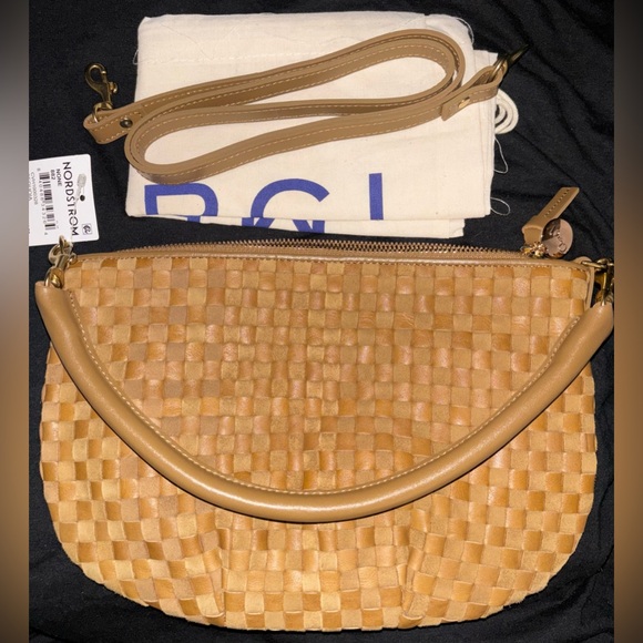 NWT CLARE V. Petit Moyen woven mini messenger bag in Sequoia. - Picture 6 of 8